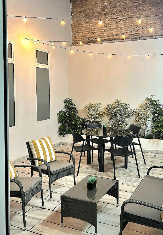 New! Renovated, Centrally Located, Private Entrance, Terrace Apartment Valencia Exterior foto