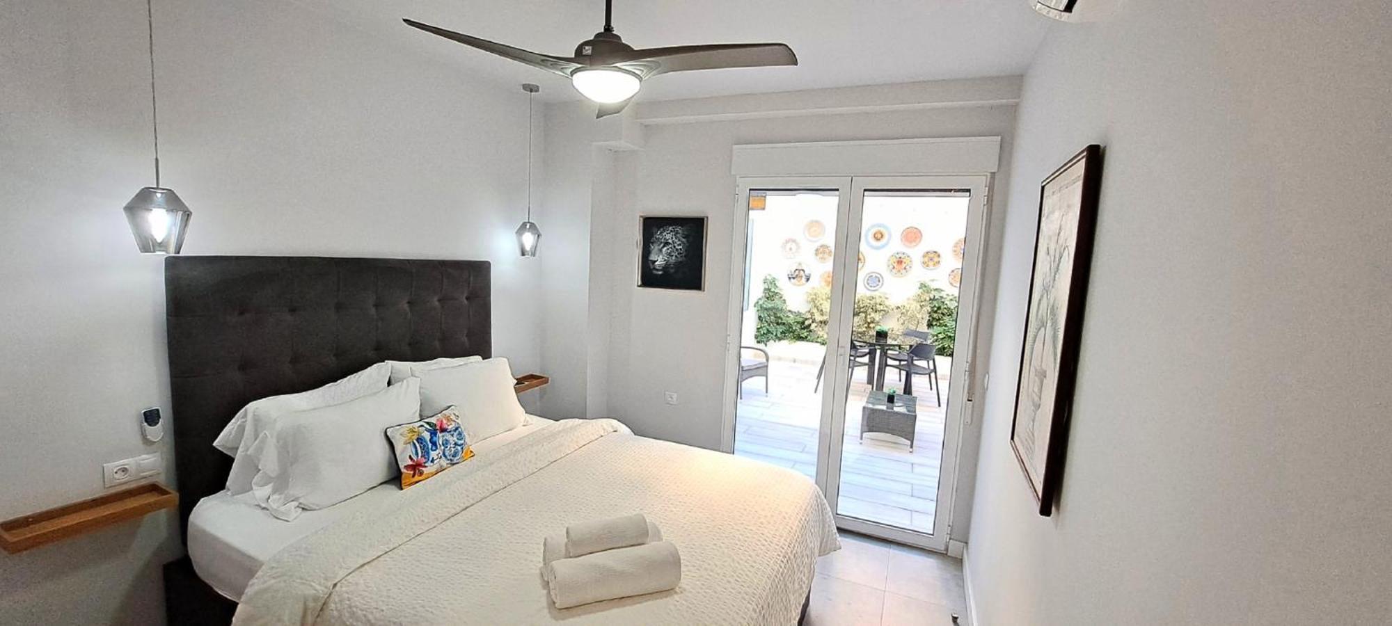 New! Renovated, Centrally Located, Private Entrance, Terrace Apartment Valencia Exterior foto