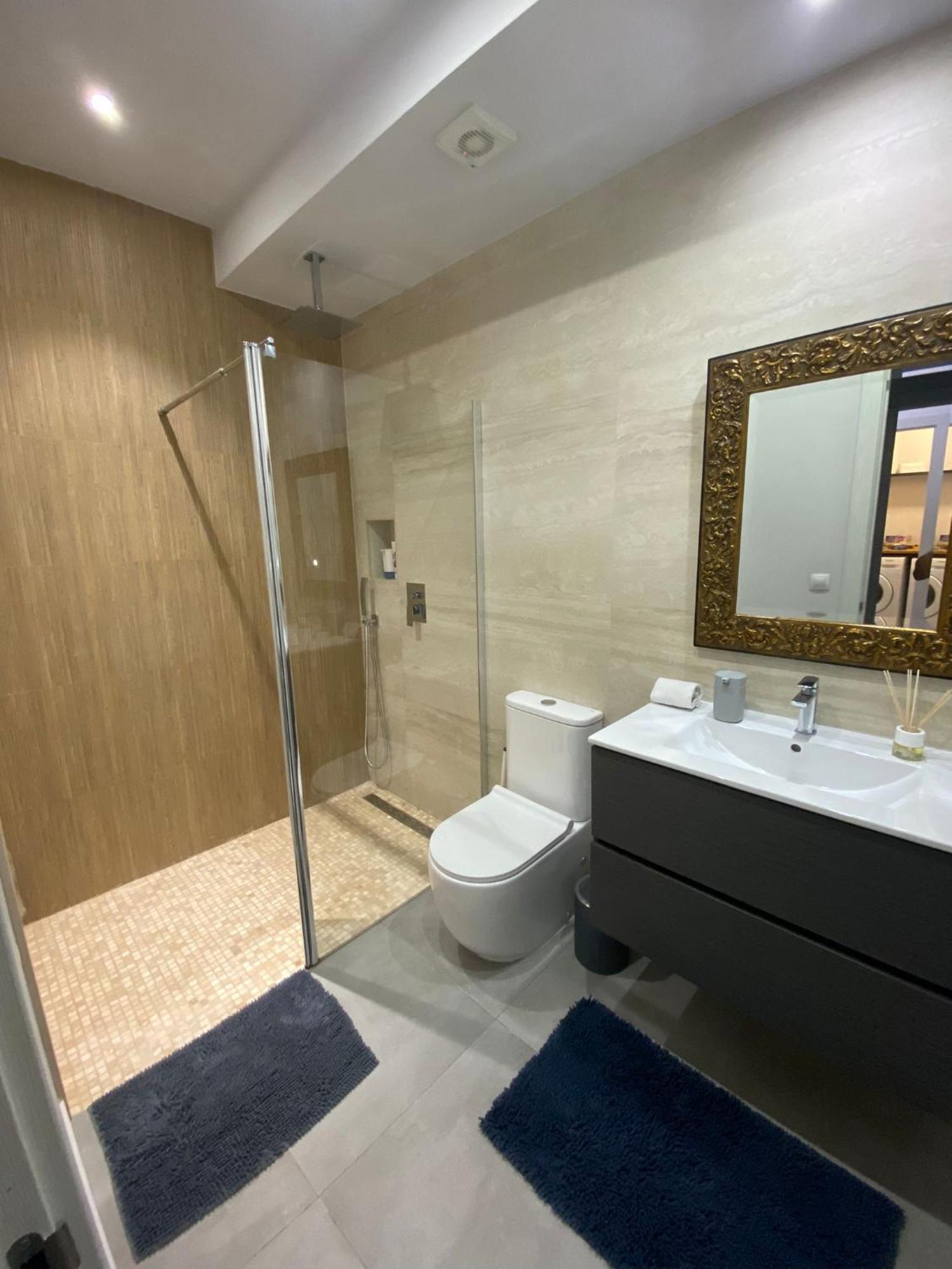 New! Renovated, Centrally Located, Private Entrance, Terrace Apartment Valencia Exterior foto